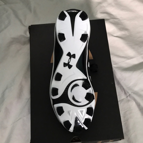 Softball cleats - Picture 6 of 6